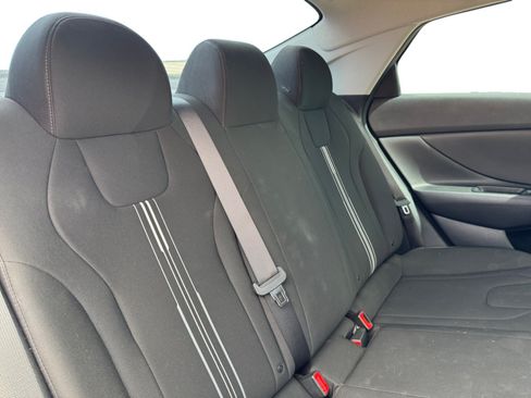 Used 2023 Hyundai Elantra SEL FWD image 18