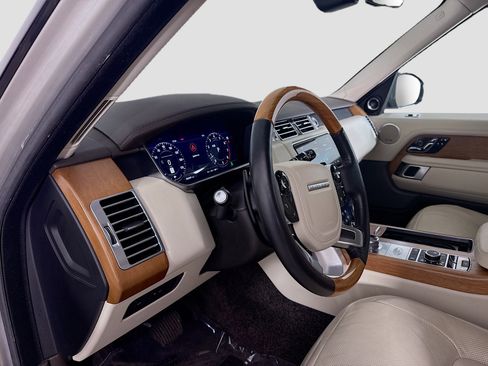Used 2018 Land Rover Range Rover Supercharged image 23
