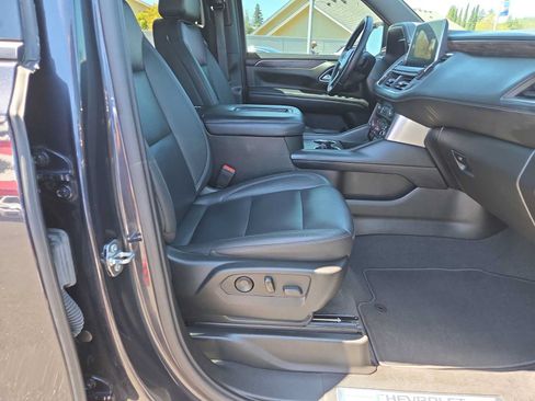 Used 2022 Chevrolet Tahoe Z71 w/ Luxury Package AWD/4WD image 22