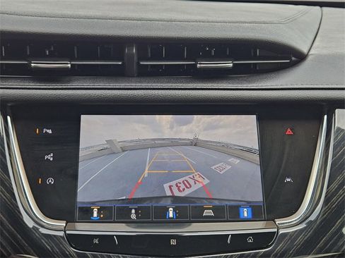 Used 2021 Cadillac XT6 Premium Luxury image 18