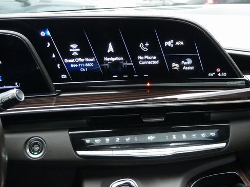 Used 2023 Cadillac Escalade ESV Premium Luxury image 16