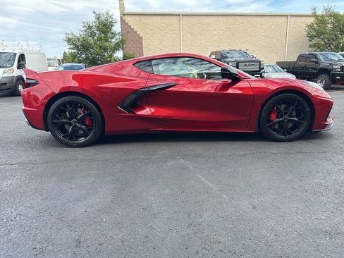 Used 2021 Chevrolet Corvette Stingray Premium Cpe w/ Z51 Performance Package RWD image 9