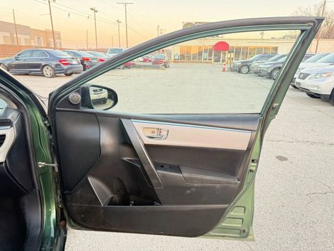 Used 2016 Toyota Corolla LE image 15