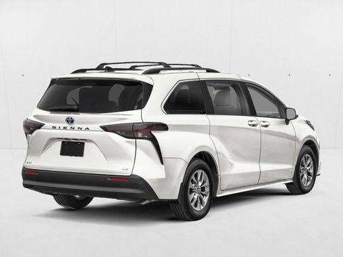 New 2026 Toyota Sienna LE FWD image 2