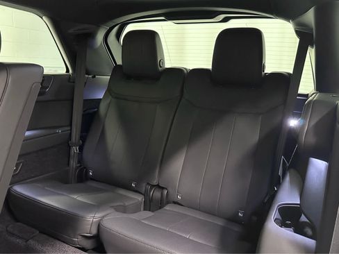 Used 2023 Land Rover Range Rover Long Wheelbase SE AWD/4WD image 16