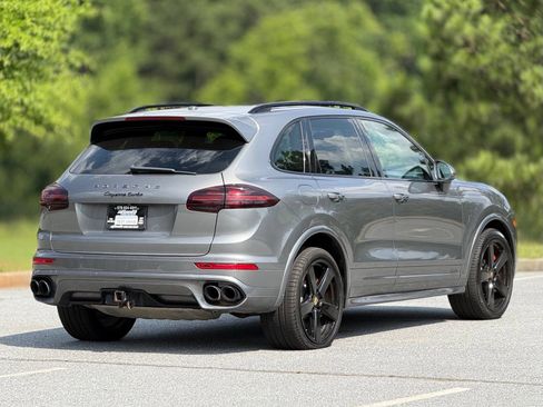 Used 2017 Porsche Cayenne S AWD/4WD image 11