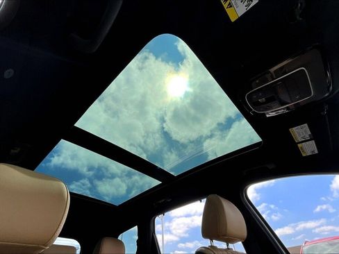 Certified 2021 Hyundai Santa Fe Calligraphy w/ Cargo Package image 12