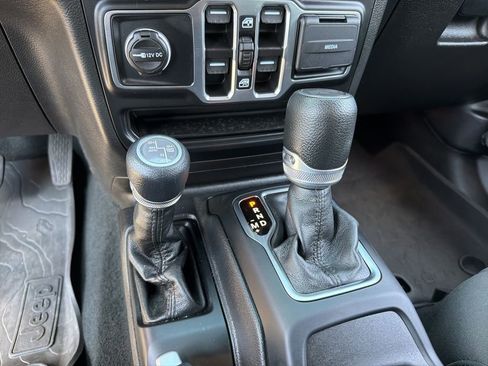 Used 2023 Jeep Wrangler Unlimited w/ 8.4" Radio Group AWD/4WD image 15