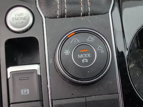 Certified 2023 Volkswagen Atlas SE AWD/4WD image 19