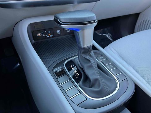 Used 2024 Hyundai Kona SEL image 24