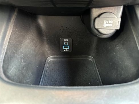 Used 2018 Dodge Journey SE w/ Connectivity Group FWD image 38
