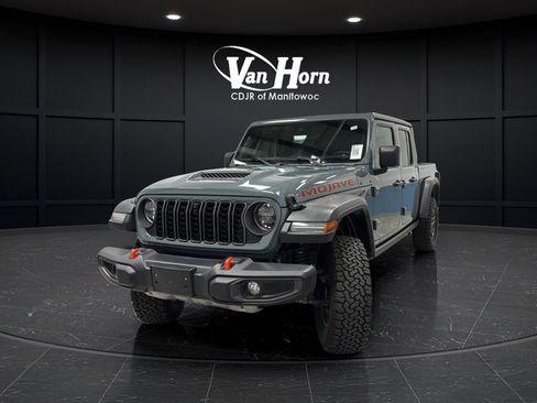 Used 2024 Jeep Gladiator Mojave w/ Technology Group AWD/4WD image 3