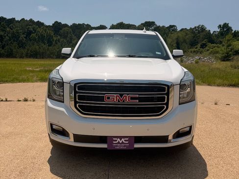 Used 2017 GMC Yukon SLT RWD image 2