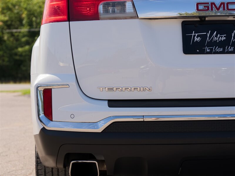 Used 2017 GMC Terrain SLE w/ Technology Package AWD/4WD image 10