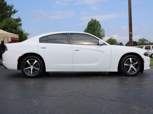 Used 2020 Dodge Charger SXT w/ Leather Interior Group RWD image 3