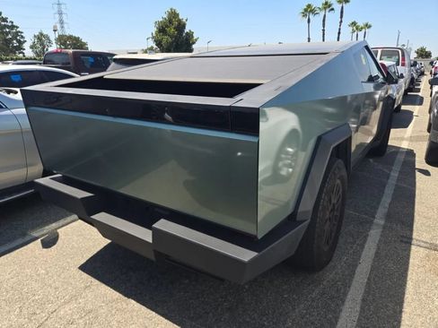 Used 2024 Tesla Cybertruck AWD Crew Cab image 2