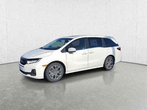 New 2026 Honda Odyssey Touring image 5
