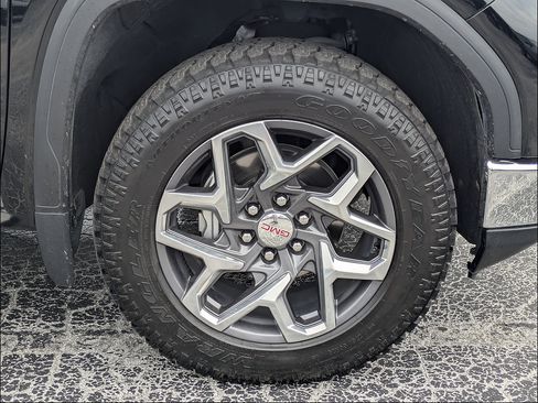 Used 2023 GMC Sierra 1500 SLT w/ SLT Convenience Package AWD/4WD image 12
