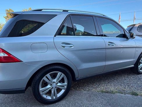 Used 2012 Mercedes-Benz ML 350 BlueTEC 4MATIC image 3