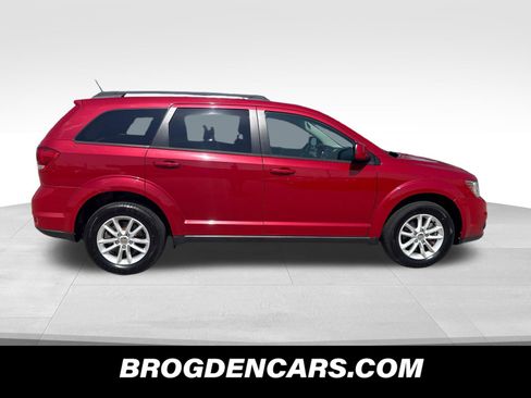 Used 2016 Dodge Journey SXT w/ Comfort/Convenience Group AWD/4WD image 2