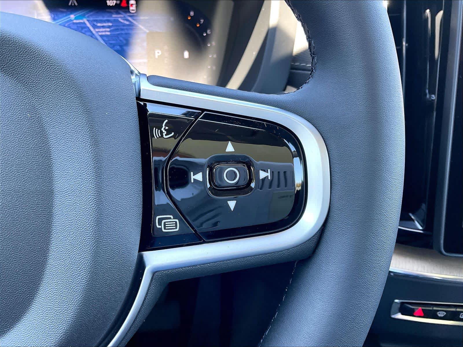 New 2026 Volvo XC60 B5 Ultra w/ Protection Package Premier AWD/4WD image 18