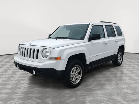 Used 2016 Jeep Patriot Sport w/ Power Value Group AWD/4WD image 18