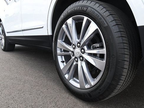 Used 2024 Cadillac XT5 Premium Luxury w/ Platinum Package AWD/4WD image 9
