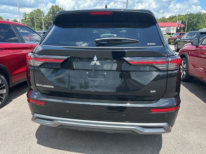 New 2025 Mitsubishi Outlander SE