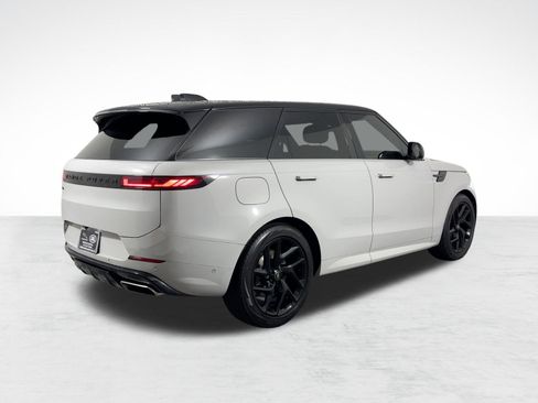 Used 2024 Land Rover Range Rover Sport Dynamic SE image 8