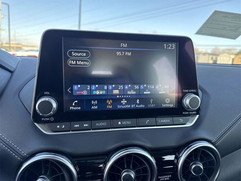 Used 2025 Nissan Sentra SV image 16