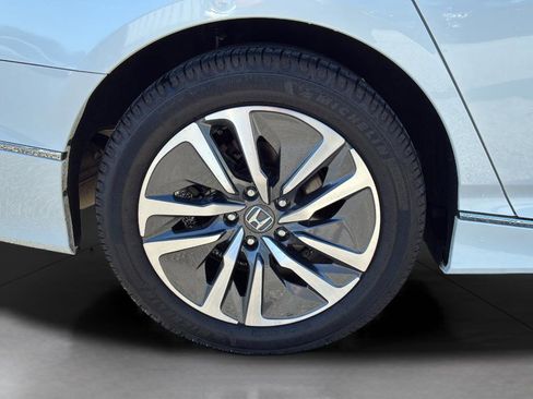 Used 2018 Honda Accord EX image 31