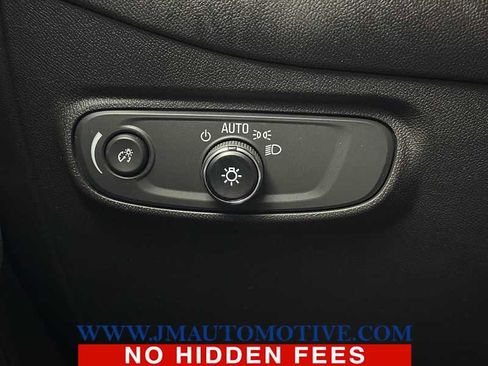 Used 2022 Chevrolet Equinox LT FWD image 36