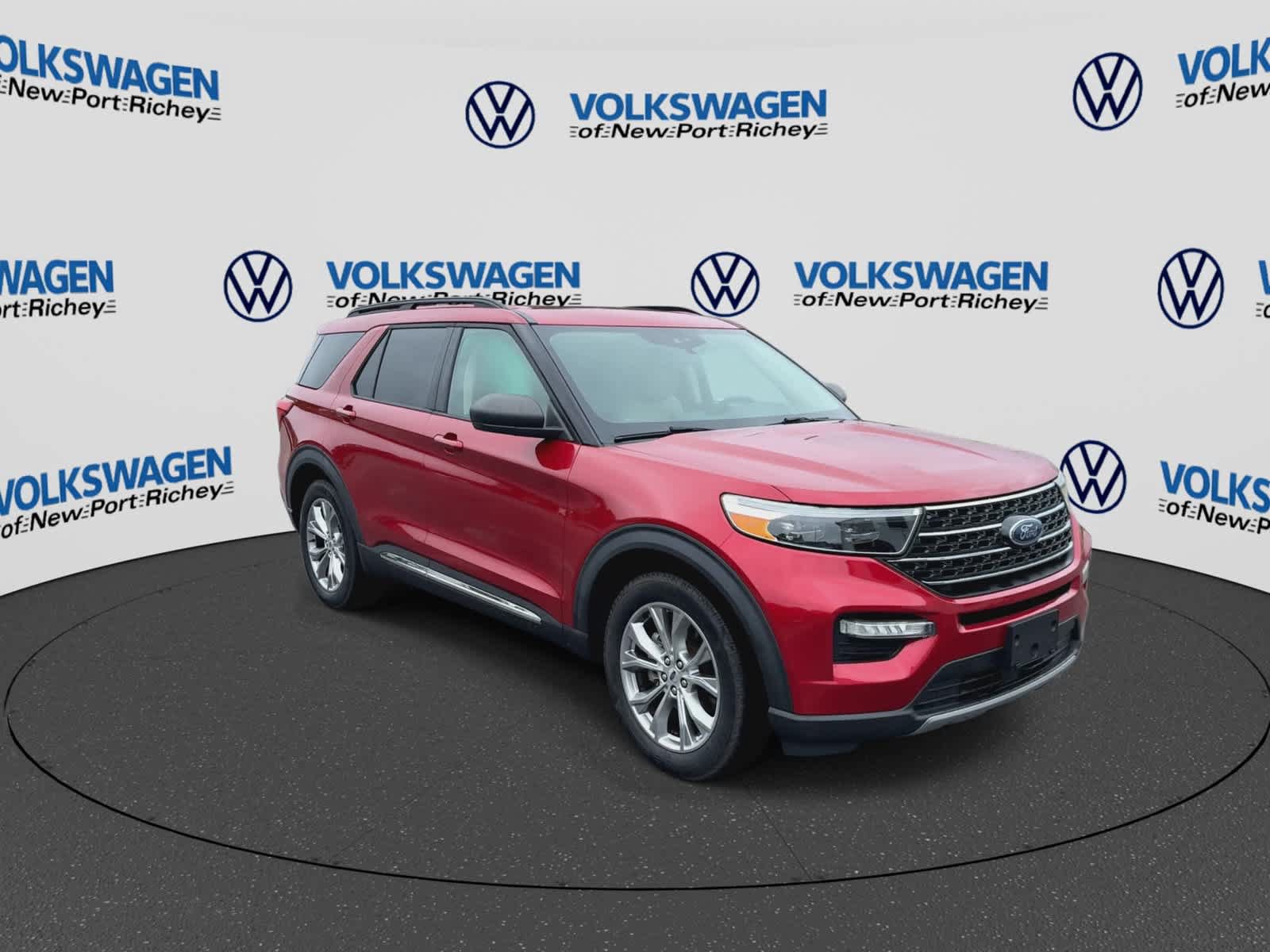 Used 2020 Ford Explorer XLT w/ Equipment Group 202A RWD image 2