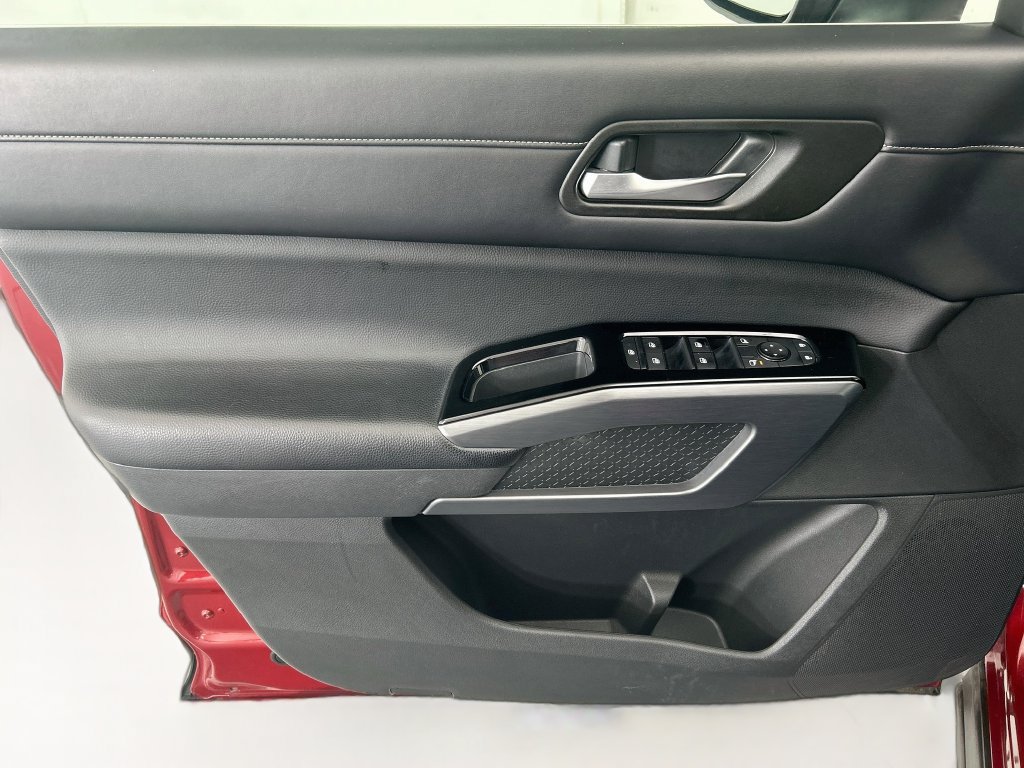 Used 2023 Nissan Pathfinder SL FWD image 23