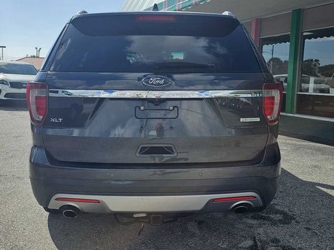 Used 2017 Ford Explorer XLT w/ Equipment Group 202A FWD image 4