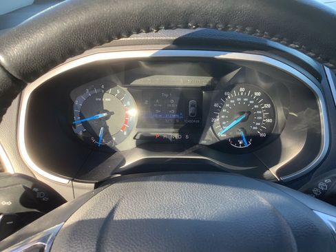 Used 2018 Ford Edge SEL image 14