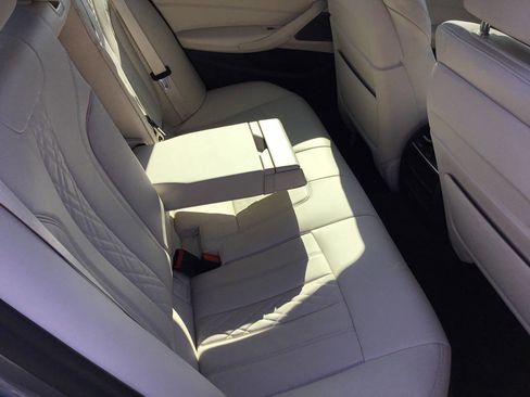 Used 2019 BMW 540i image 27