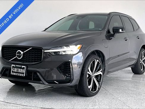 Certified 2023 Volvo XC60 T8 Ultimate w/ Climate Package AWD/4WD image 12