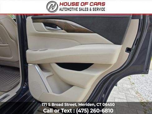 Used 2019 Cadillac Escalade Luxury AWD/4WD image 46