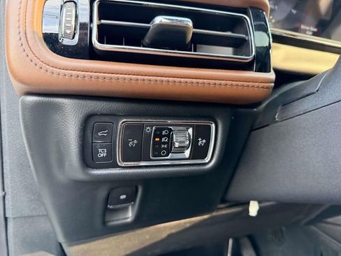 Used 2023 Lincoln Nautilus Reserve w/ Equipment Group 201A AWD/4WD image 17