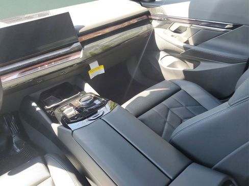 Used 2025 BMW i5 eDrive40i w/ Premium Package image 12