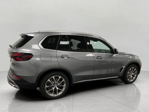 New 2026 BMW X5 xDrive40i w/ Climate Comfort Package AWD/4WD image 2