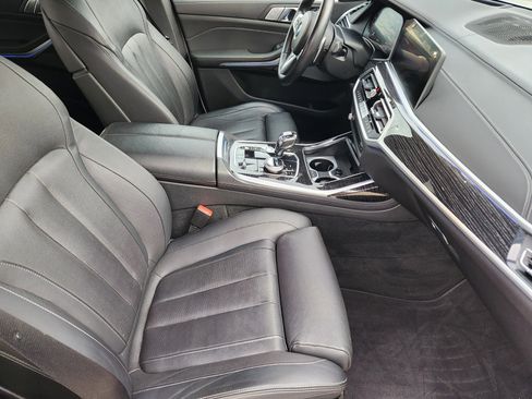 Used 2022 BMW X7 M50i w/ Executive Package image 17