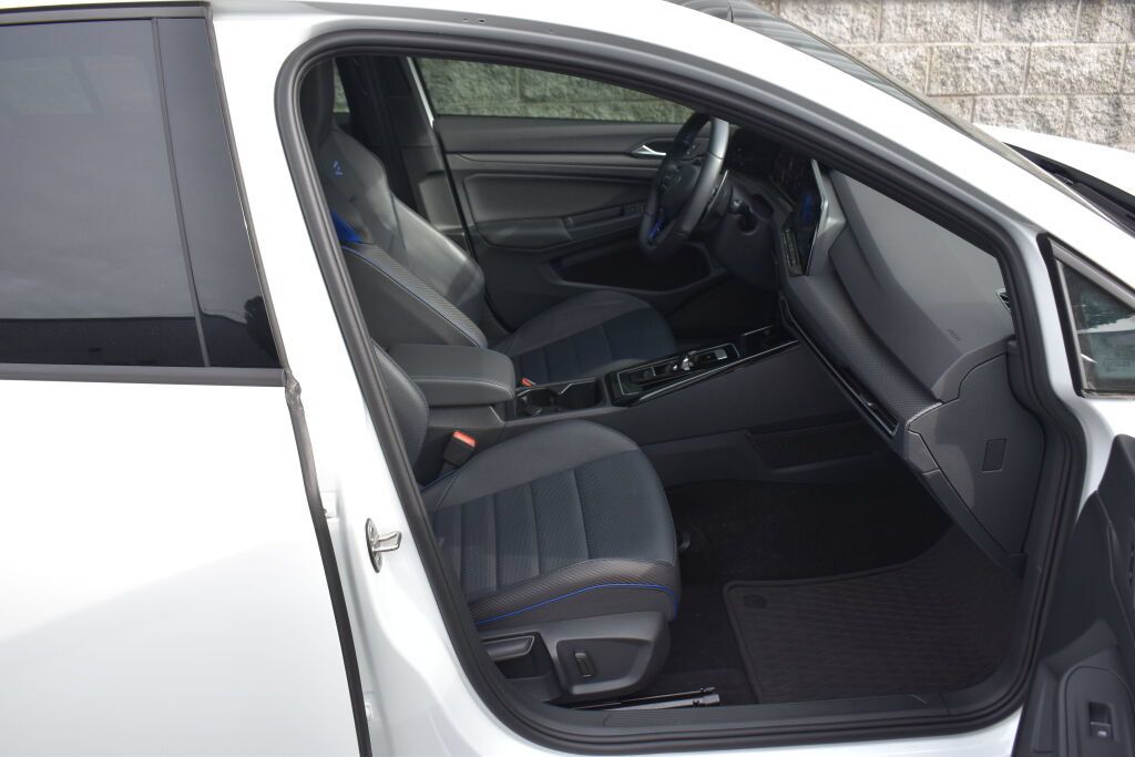 Used 2024 Volkswagen Golf R AWD/4WD image 25