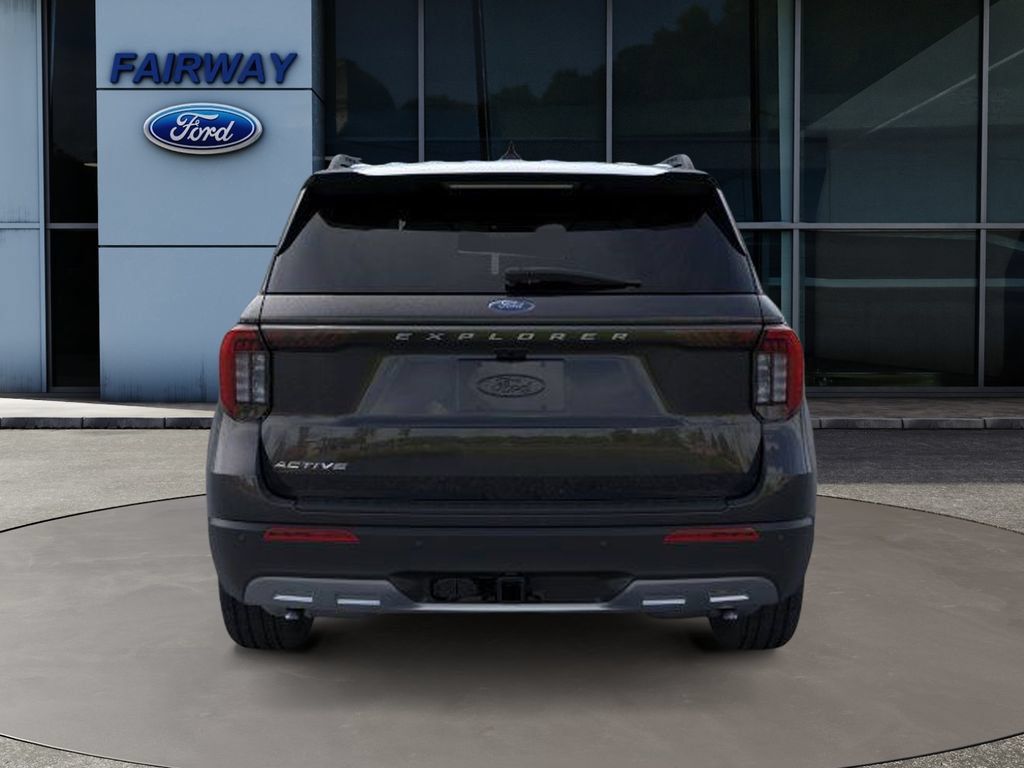 Used 2025 Ford Explorer Active w/ Active Comfort Package RWD image 6