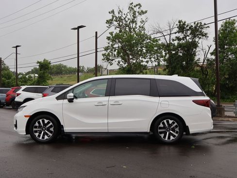 Certified 2026 Honda Odyssey EX-L image 4