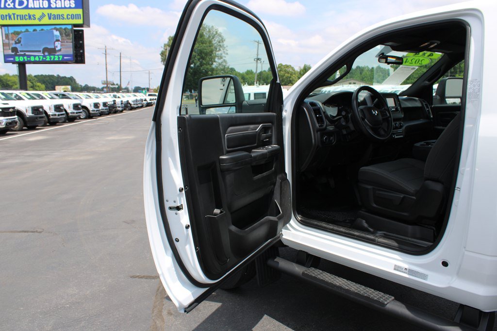 Used 2024 RAM 5500 Tradesman AWD/4WD image 18