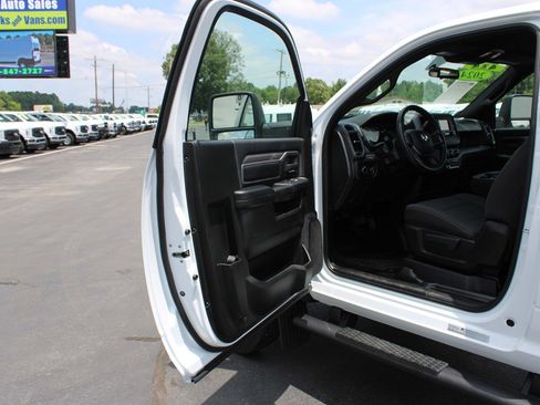 Used 2024 RAM 5500 Tradesman AWD/4WD image 18