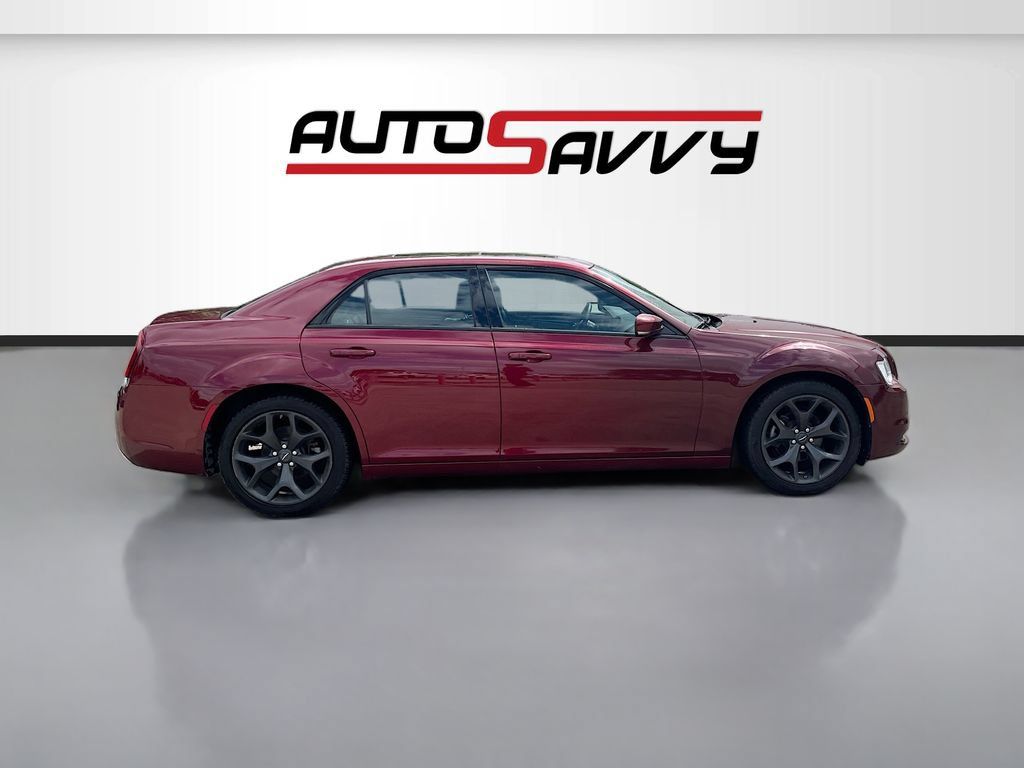 Used 2023 Chrysler 300 S RWD image 8