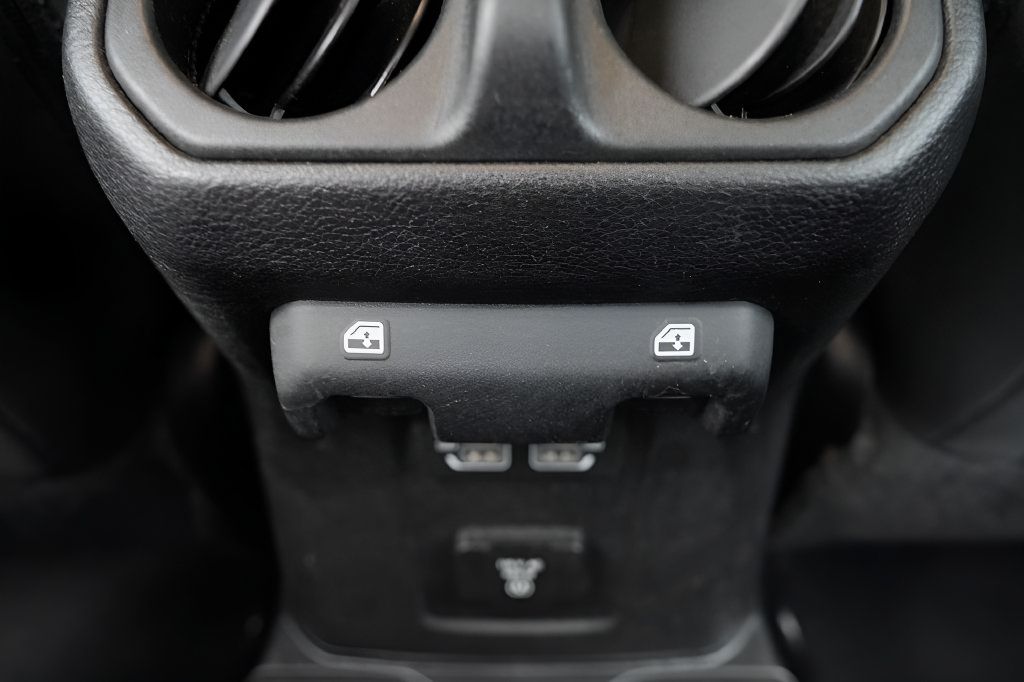 Used 2021 Jeep Gladiator Sport AWD/4WD image 18